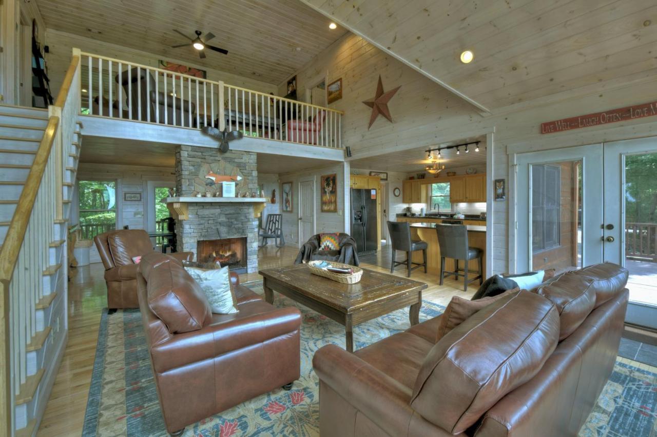 Вилла Champagne Chalet - Cuddleup Morganton Экстерьер фото