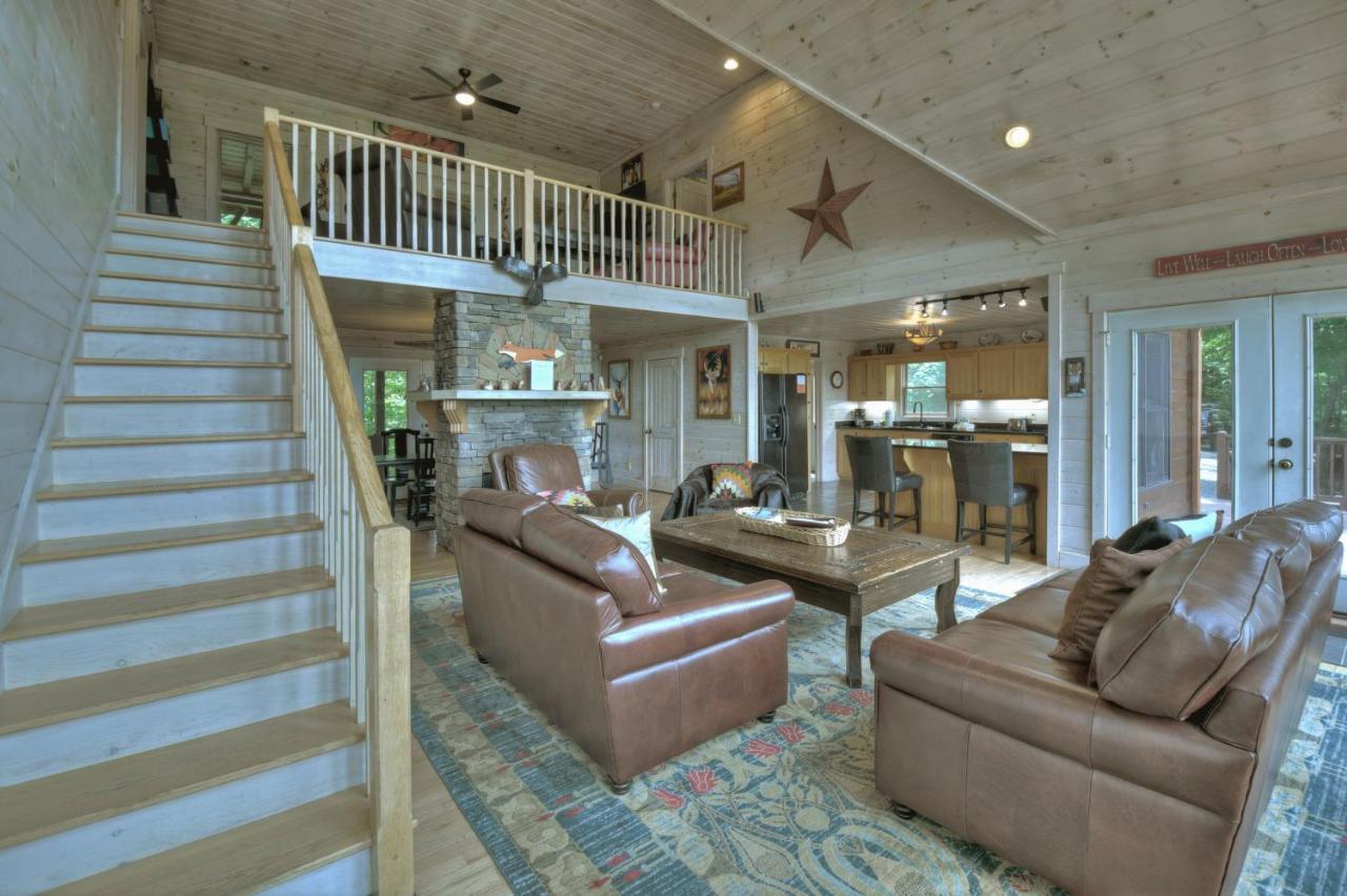 Вилла Champagne Chalet - Cuddleup Morganton Экстерьер фото