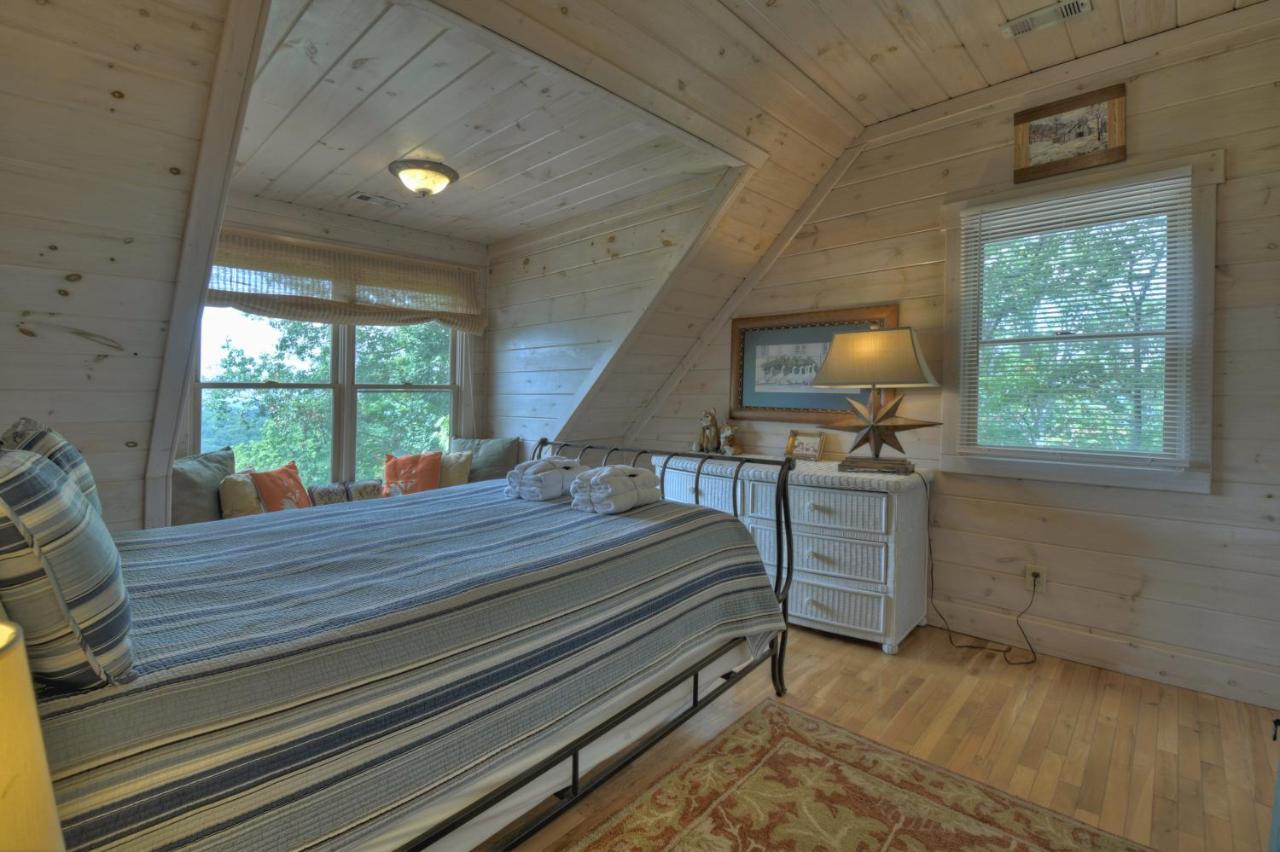 Вилла Champagne Chalet - Cuddleup Morganton Экстерьер фото