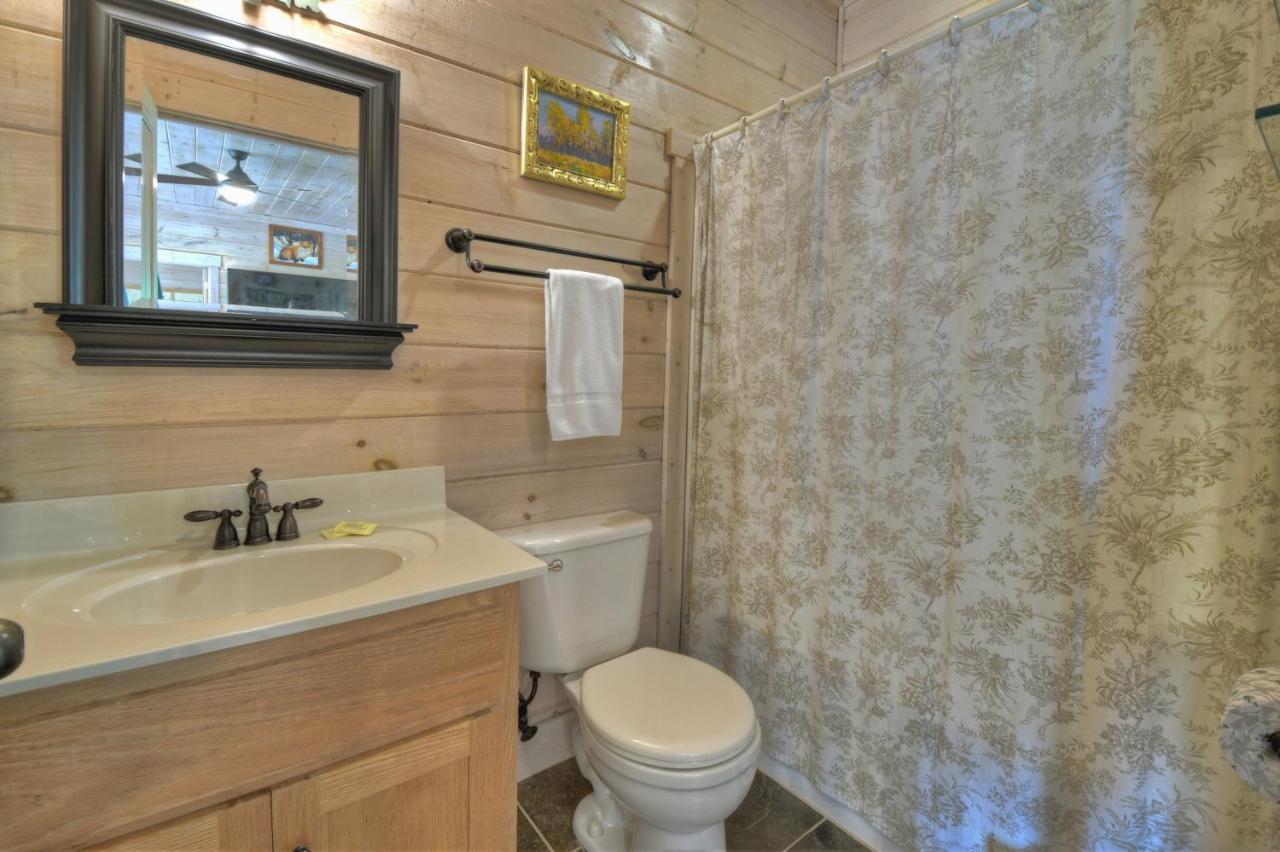 Вилла Champagne Chalet - Cuddleup Morganton Экстерьер фото